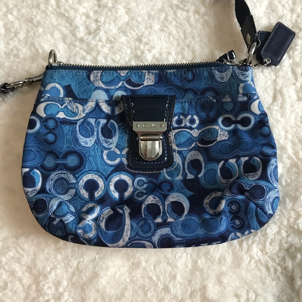 Crossbody Coach purse